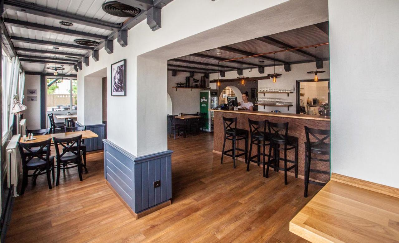 Hotel Rajka Ngoại thất bức ảnh